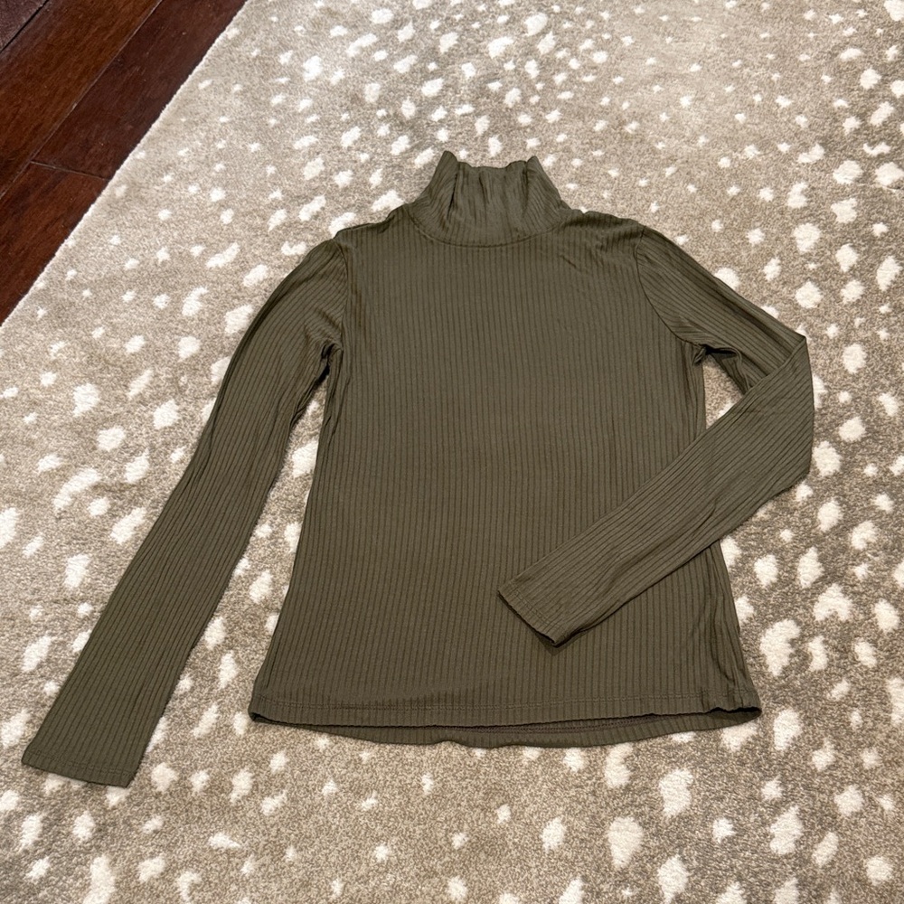Rachel Zoe Green Ribbed Turtleneck. Size XS